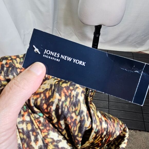 Jones New York Brown Print Satin Wrap Blouse Size Large - Picture 7 of 11